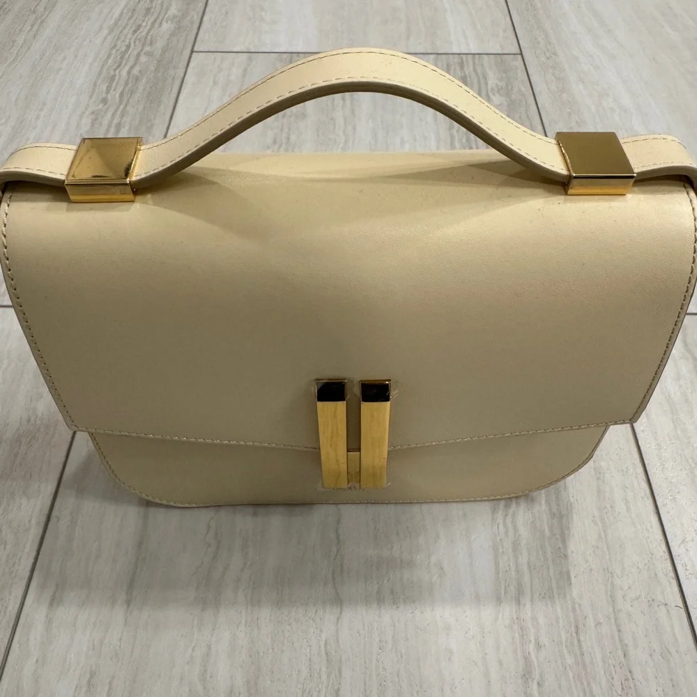 DeMellier Vancouver in Sand color - Picture 2 of 10